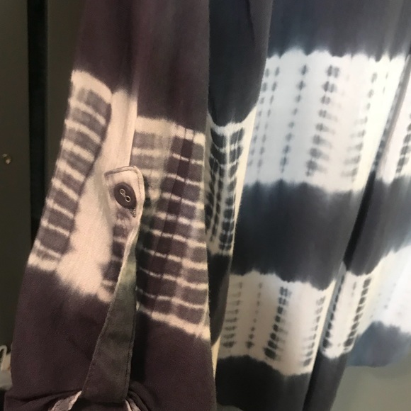 Quarter length sleeve blouse, grey and white - Picture 4 of 4